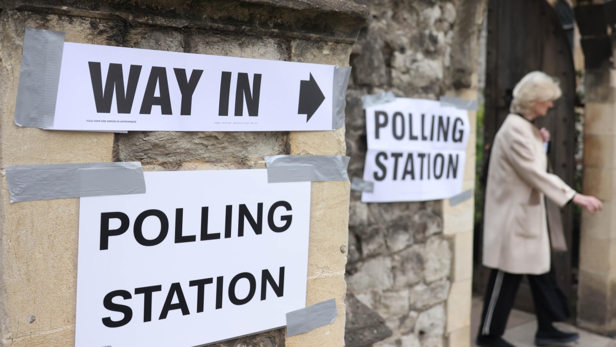 Elezioni in Gran Bretagna, sarà un voto epocale: duopolio laburisti-conservatori al collasso, Starmer verso la disfatta. Avanzano Farage e Polanski