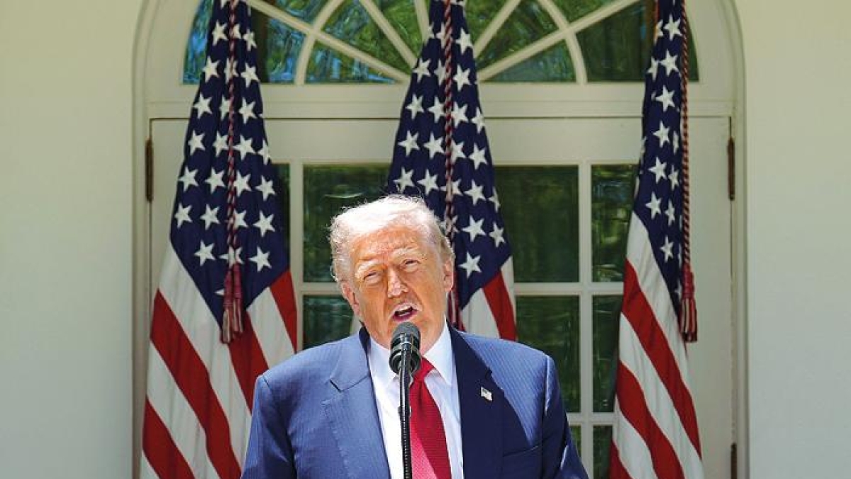 Il regime che regge, il timer della Bomba: se Trump è smentito dalla Cia. «Teheran può resistere altri 3-4 mesi»