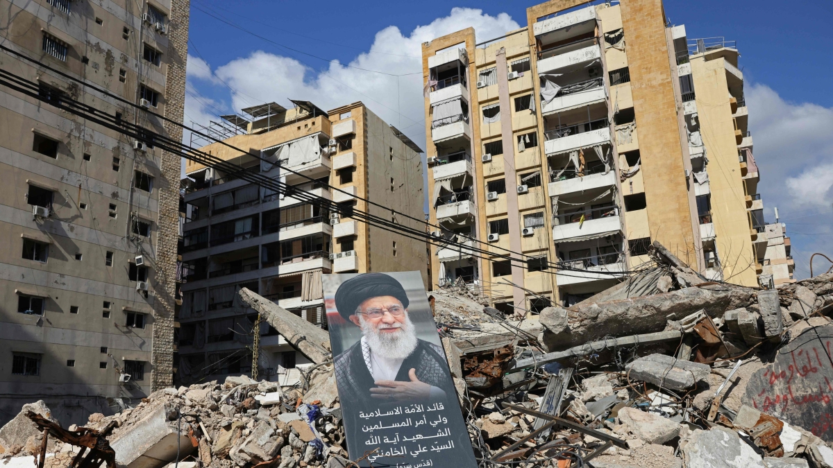 Guerra in Iran, le ultime notizie in diretta | L'Iran risponde alla proposta Usa. Axios: «Rubio e Witkoff incontrano il premier del Qatar per accordo con l'Iran». Pezeshkian: negoziare non significa arrendersi