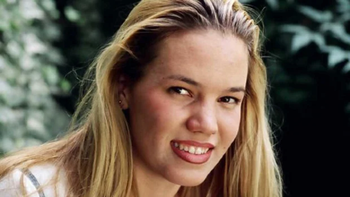 Il mistero di Kristin Smart, scomparsa 30 anni fa in California: trovati «resti umani» nel giardino della madre di Paul Flores, condannato per l'omicidio