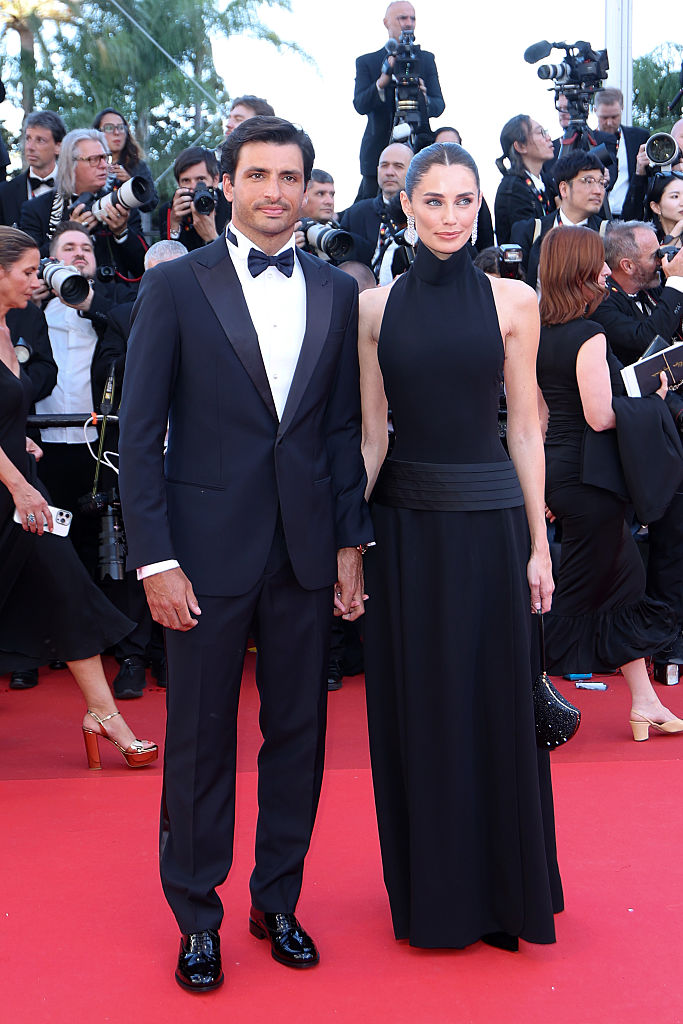 PER MERCOLEDI MATTINA Festival di Cannes, Carlos Sainz e la fidanzata Rebecca Donaldson conquistano il red carpet