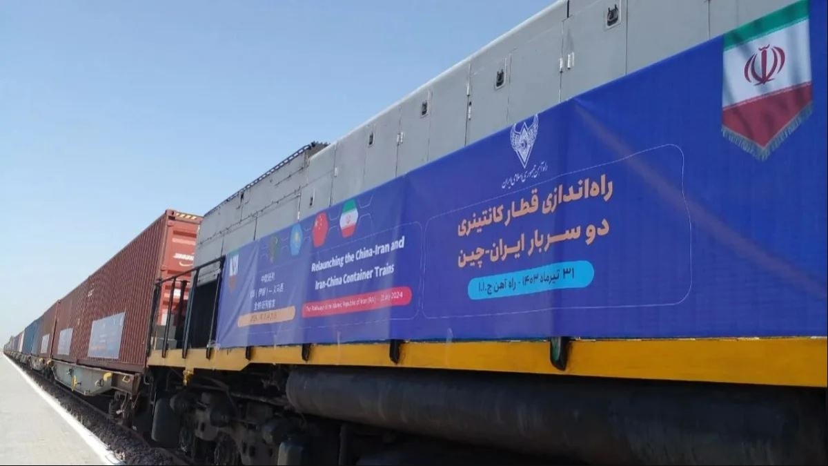 Così la Cina aiuta l’Iran (e aggira il blocco di Hormuz): triplicata la frequenza dei «super treni» di Pechino