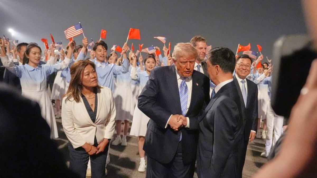Trump alla corte di Xi Jinping: tappeto rosso e tensioni, il dialogo per sbloccare Hormuz