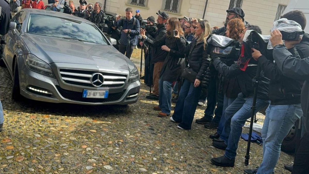 Bufera su Concita Borrelli per le frasi choc sullo stupro a «Porta a Porta». Il Pd in Vigilanza: gravissimo. Vespa: mi scuserò. La Rai avvia le verifiche