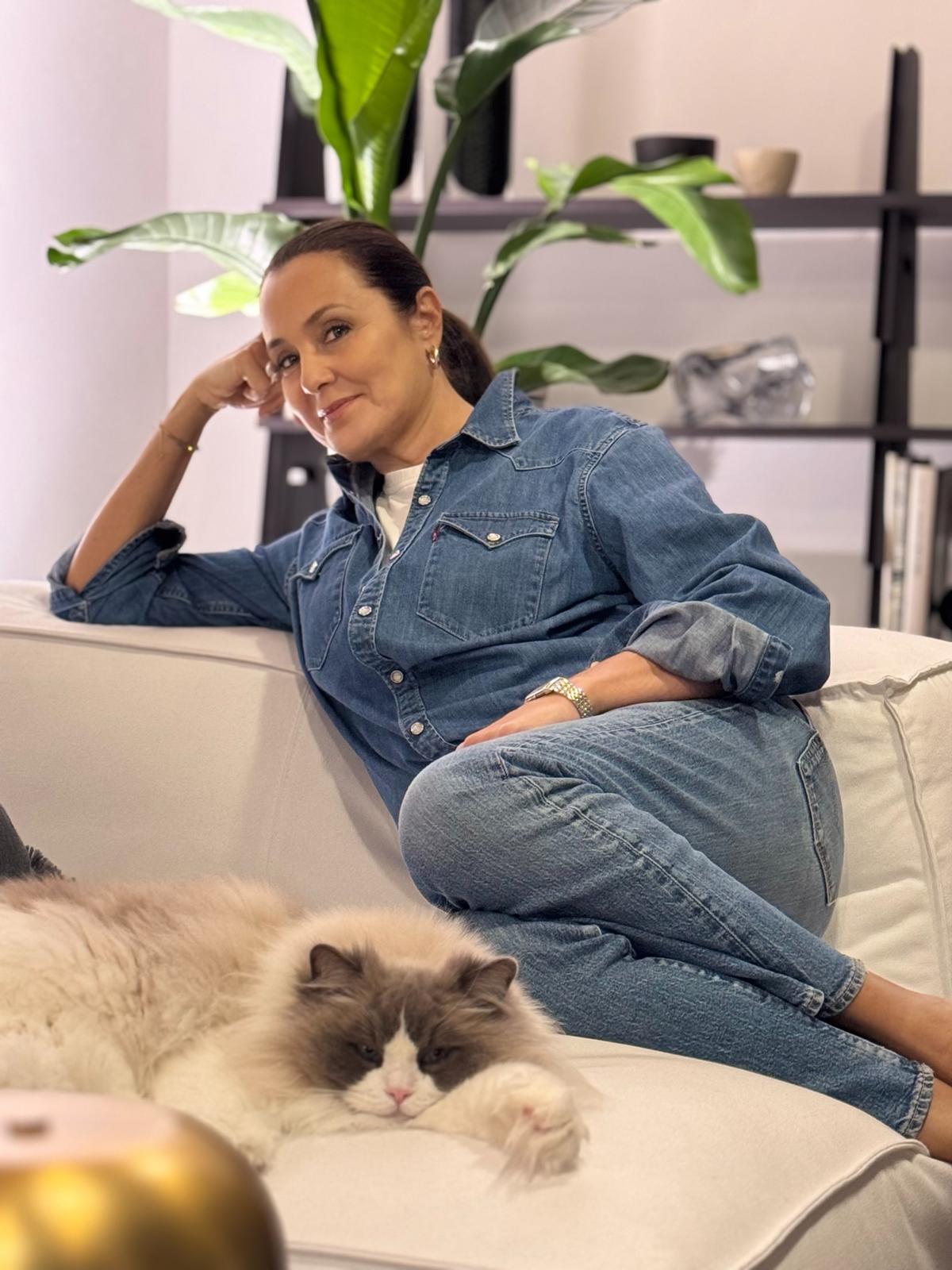 Roberta Capua: «La mia vita dolce con Bowie e Dior. Rispetto chi ha paura degli animali, disprezzo chi non li considera»