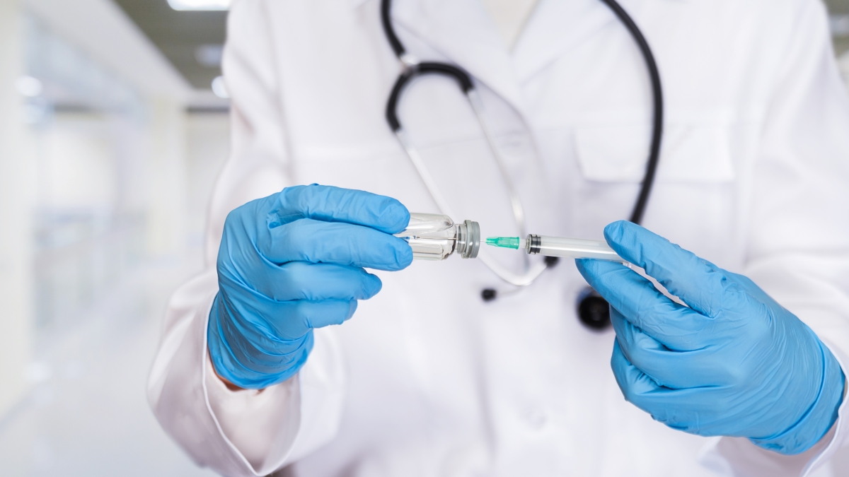Tumori, quando l'immunoterapia può essere somministrata in pochi minuti sottocute: i vantaggi per i pazienti e per il Ssn