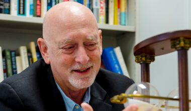 Longevità, il ricercatore Jay Olshansky: «Il limite realistico è 90 anni per le donne e 84 per gli uomini»