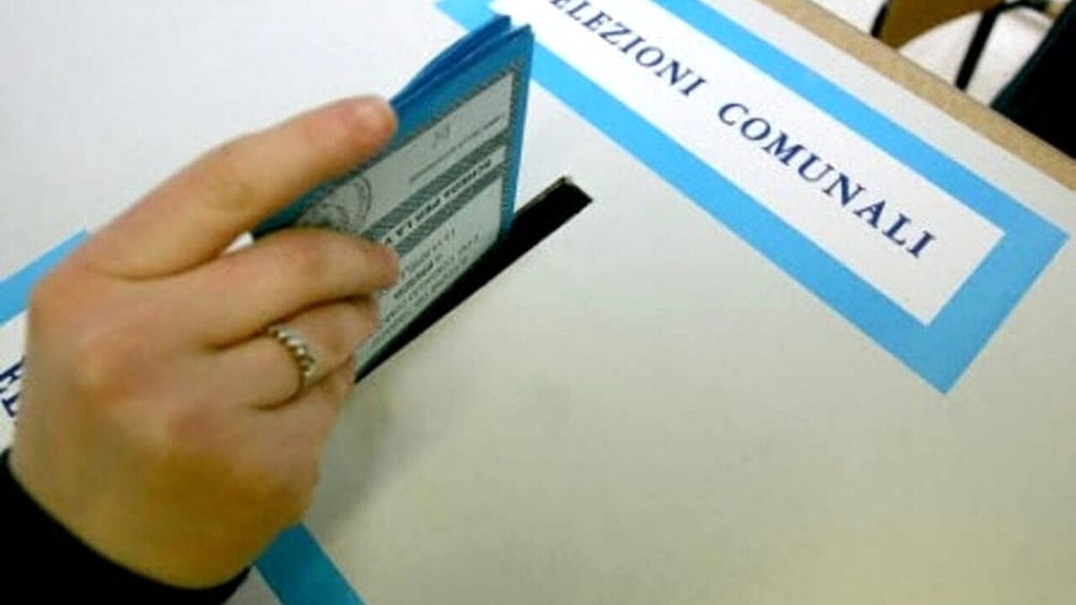 Campania, elezioni comunali: le sfide di Salerno e Avellino. Alle 19 affluenza al 37,19%, più alta che alle passate amministrative