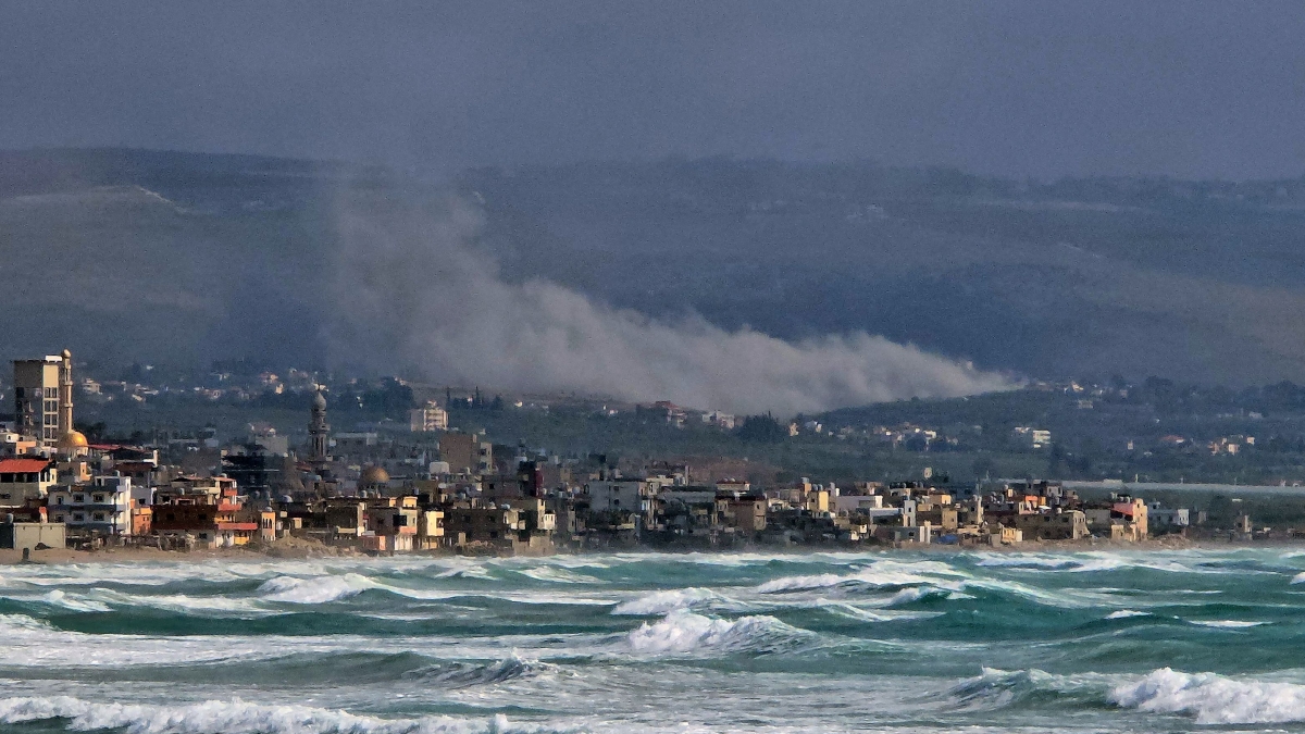 Guerra in Iran, le ultime notizie in diretta | Capo operazioni navali Usa: «La Marina non ha la capacità per riaprire lo Stretto di Hormuz». Lo stop di Khamenei: l'uranio arricchito resta in Iran. Gli Usa: non lo ha mai detto
