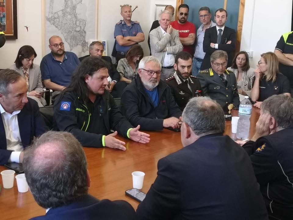 Terremoto ai Campi Flegrei, le scuole riaprono regolarmente dopo le verifiche. Forte scossa alle 5.50 di magnitudo 4.4, paura anche a Napoli