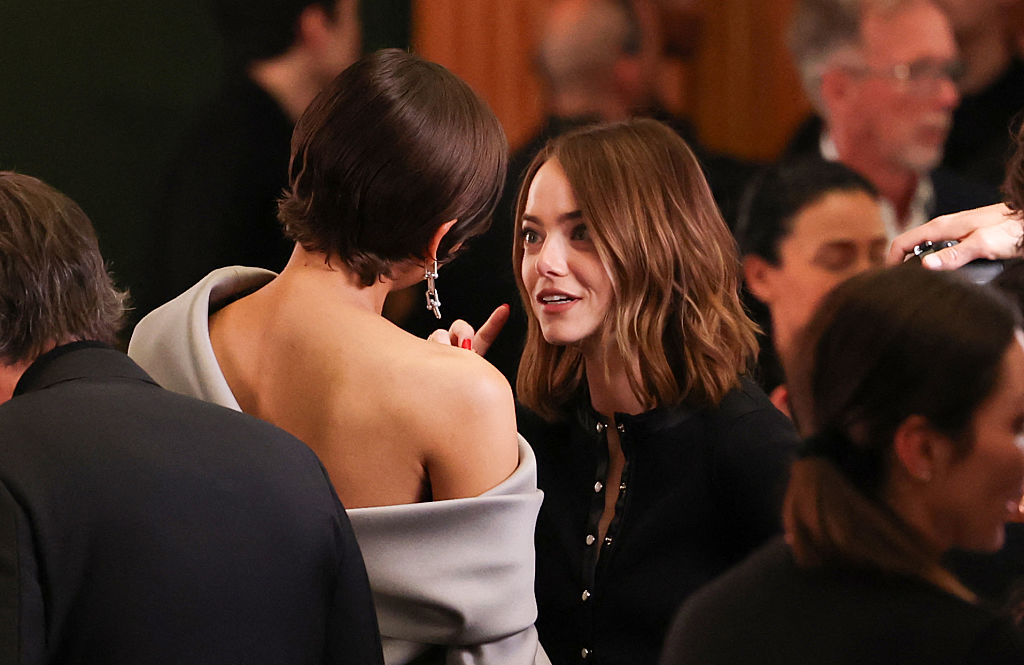 Emma Stone e il taglio dell’estate: pratico, chic e anti-caldo