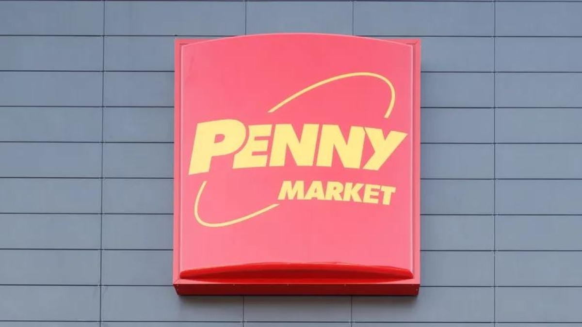 Supermercati, Penny Market studia la vendita della rete italiana: i 500 negozi fanno gola a Lidl e Aldi
