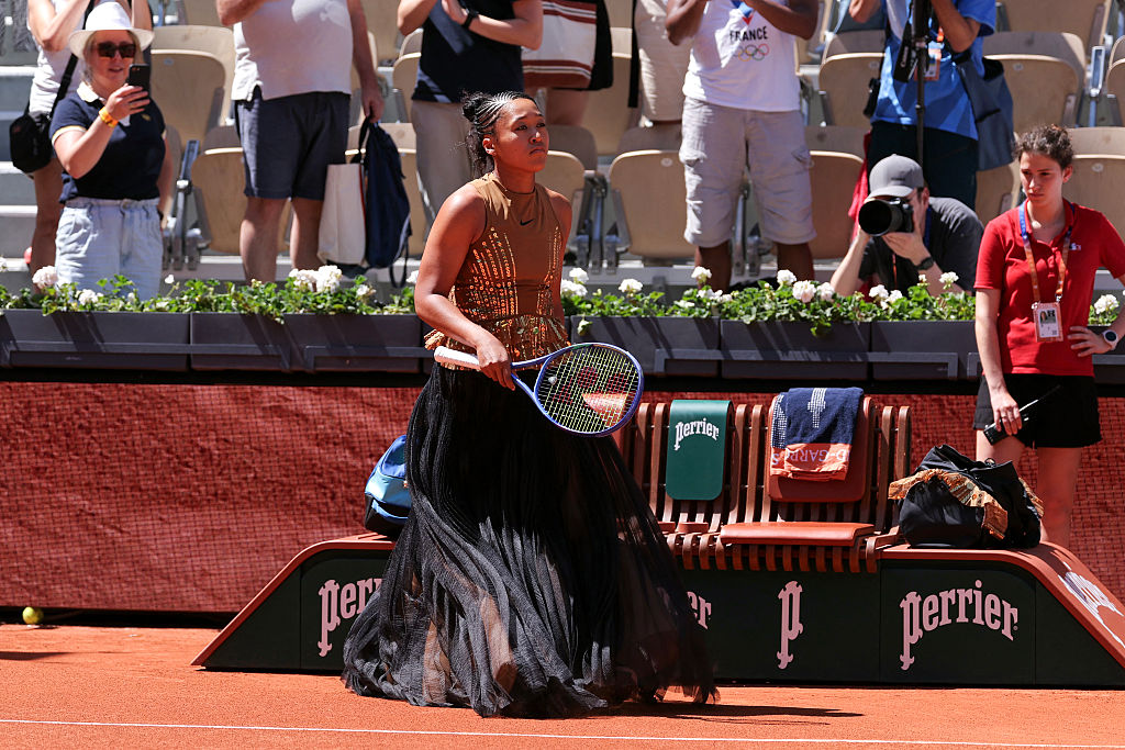 Naomi Osaka incanta il Roland-Garros: la sua entrata in campo come una passerella couture