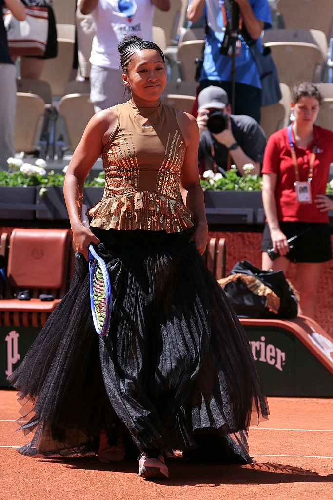 Naomi Osaka incanta il Roland-Garros: la sua entrata in campo come una passerella couture