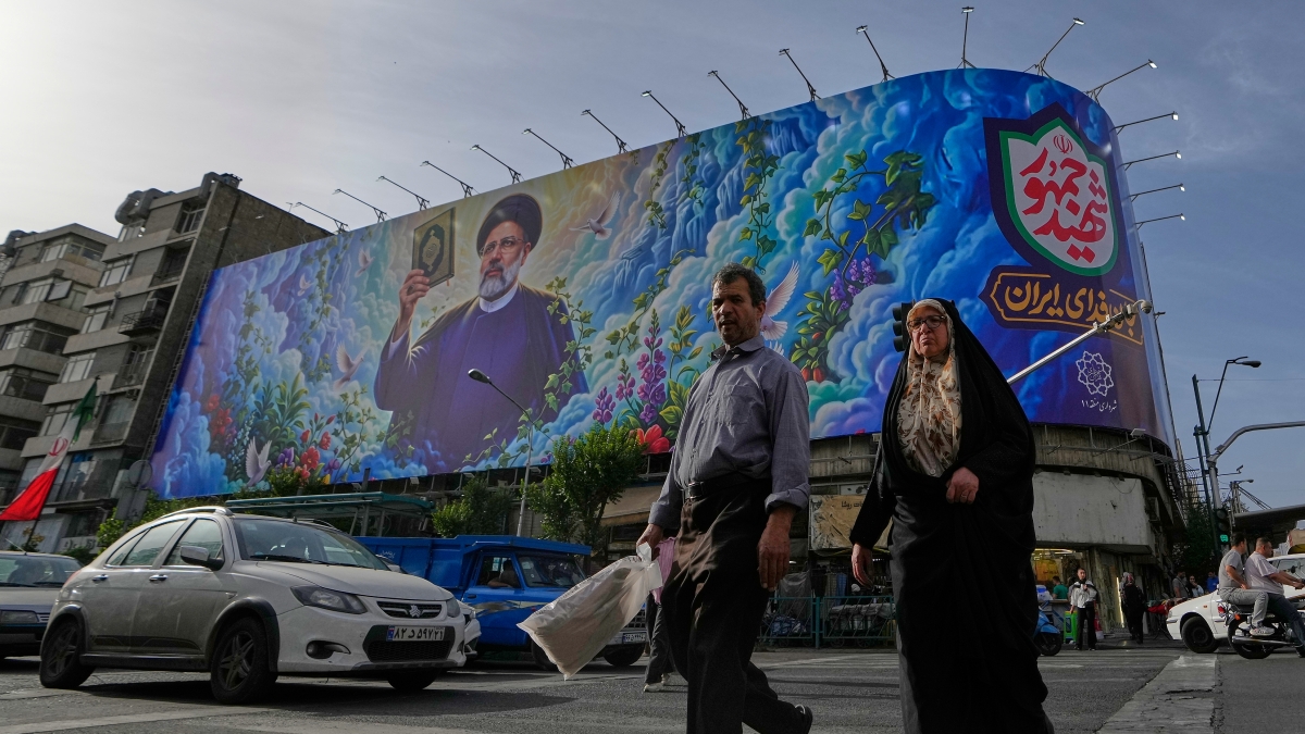 Guerra in Iran, le notizie in diretta | Iran e Usa hanno raggiunto un accordo, manca il sì di Trump. Annuncio forse domenica. Vance: «Progressi, ma il presidente non è pronto a approvarlo». Oggi Rubio incontra il Ministro degli Esteri pakistano