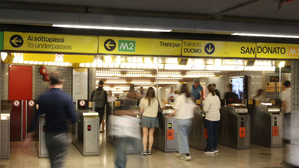 Milano, sciopero trasporti oggi 29 maggio, alle 18 chiuse M1, M2 e M3. Restano aperte M5 e M4 (solo nella tratta da Linate a San Babila). Varie corse di Trenord cancellate