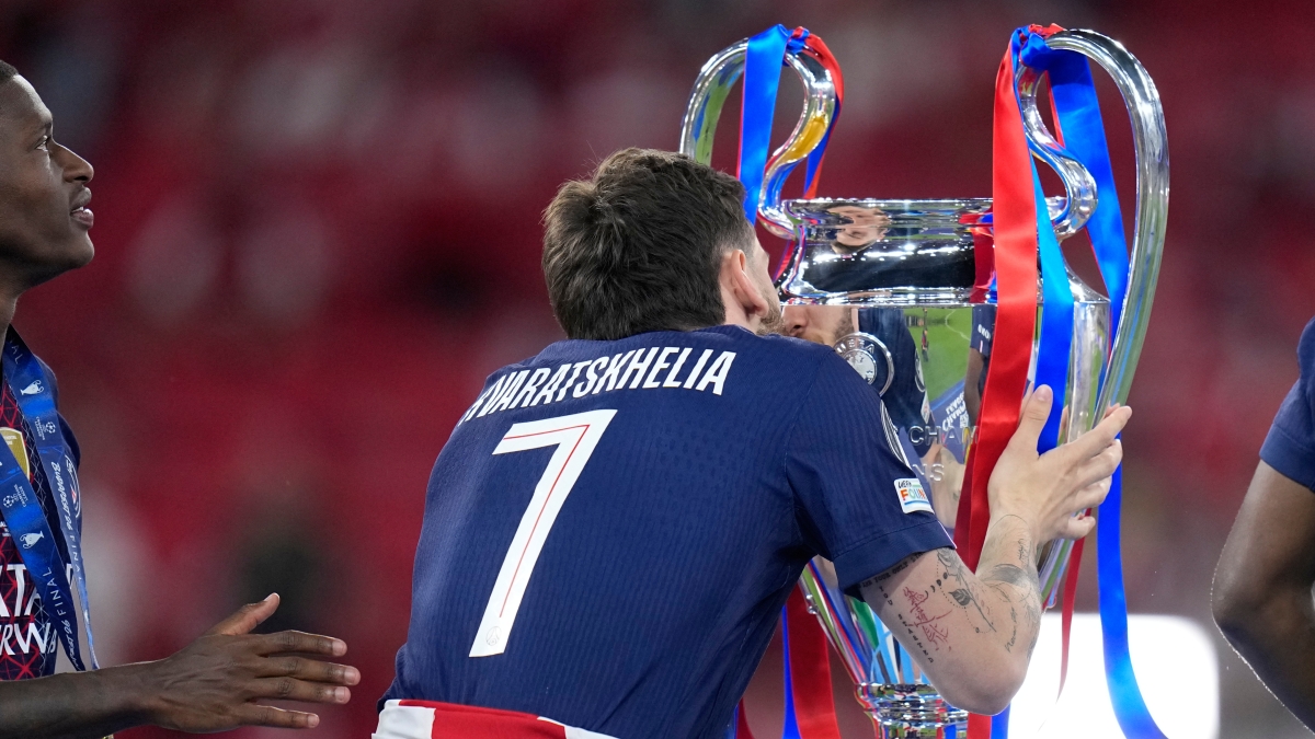 Pagelle Psg-Arsenal, finale di Champions League: Kvaratskhelia da Pallone d'Oro (6,5), Eze calcia un rigore orrendo (5) - Corriere della Sera