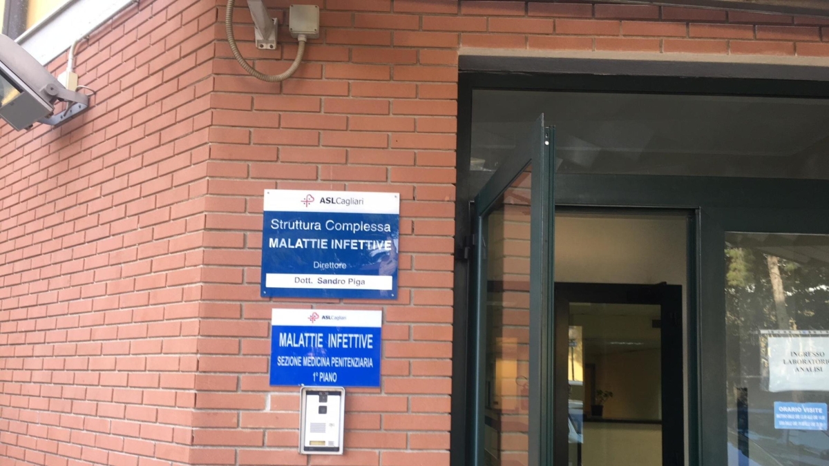 Cagliari, sospetto caso di Ebola: il paziente è rientrato dal Congo. «È stato sottoposto al test e si trova in isolamento»