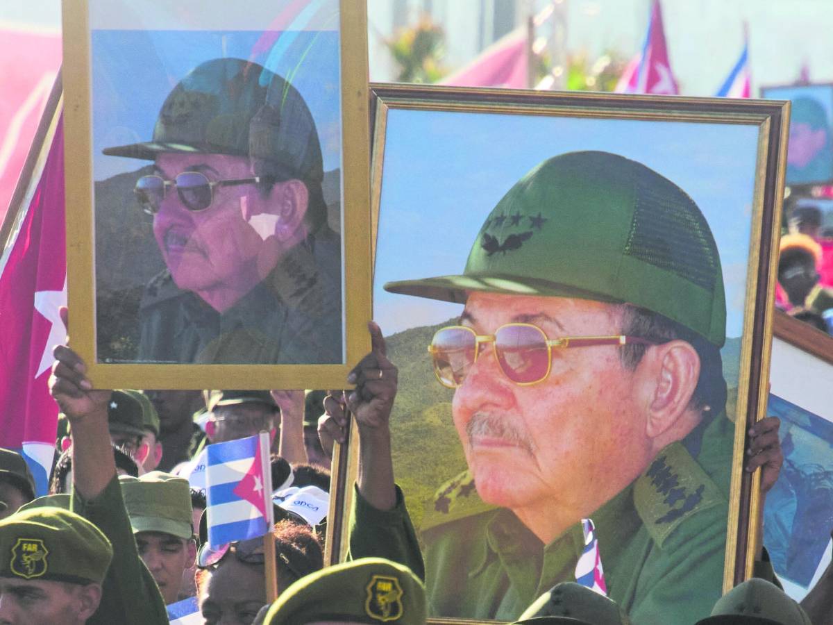 Cuba, marea in piazza per Raúl. Gli Usa: "Accordo improbabile" - il Giornale