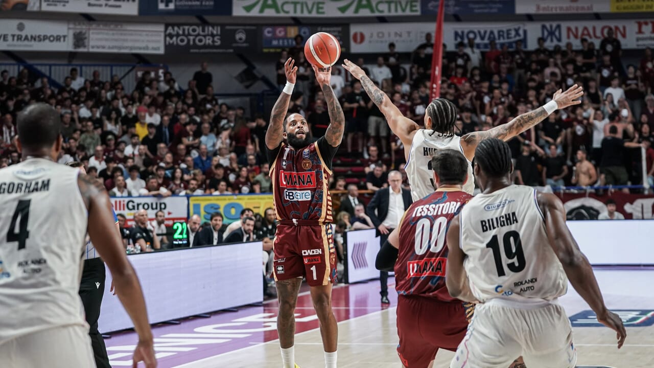 Ruggito Reyer, batte Tortona in gara 5 e vola in semifinale. Ora la Virtus