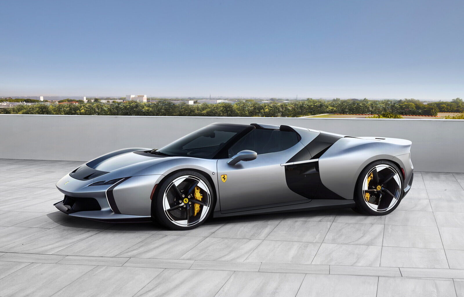 Foto - Ferrari HC25: la one-off che celebra il V8 puro - AlVolante