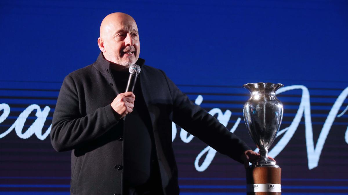 La Pallacanestro Brescia si sposta a Roma, ora è ufficiale: la federazione ha approvato («Necessario rispettare le scelte di ogni imprenditore»), lunedì il via libera della Legabasket