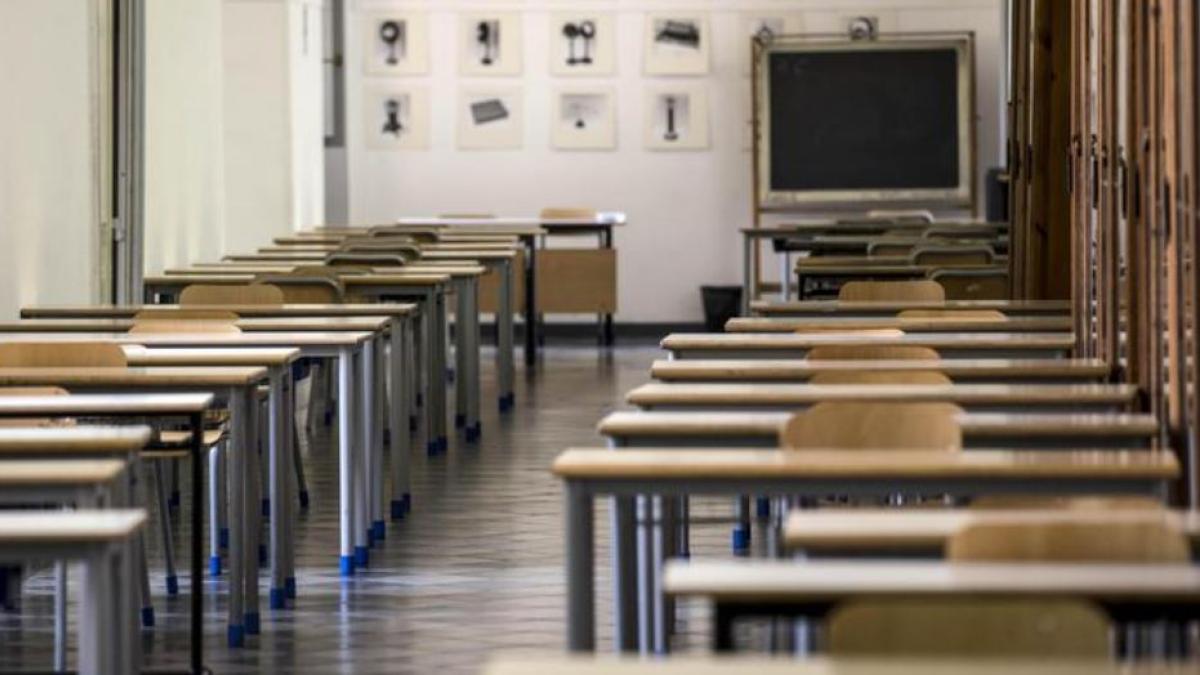 Battipaglia, ragazza di 17 anni è in coma da 18 mesi: bocciata a scuola per le assenze. I familiari: è disumano