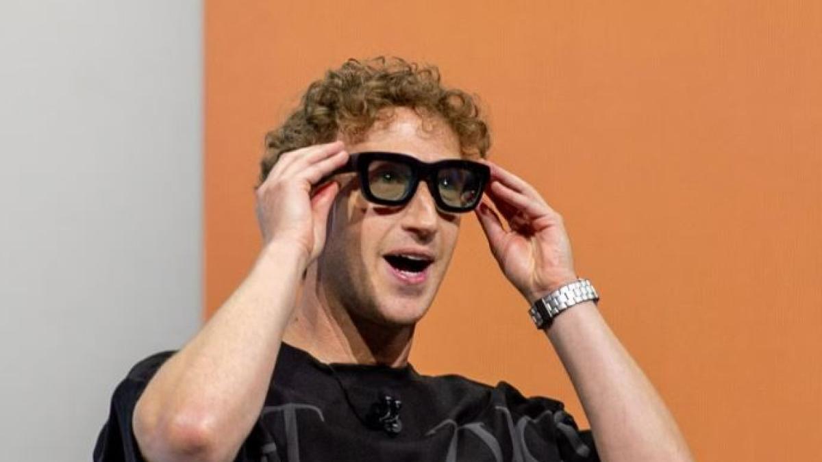 Essilorluxottica avvia ad Agordo la produzione degli occhiali intelligenti (al posto di quelli classici)