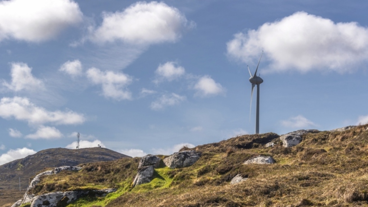 Via alle nuove agevolazioni per la produzione da eolico, fotovoltaico e idroelettrico: perché possono ridurre i prezzi dell’energia