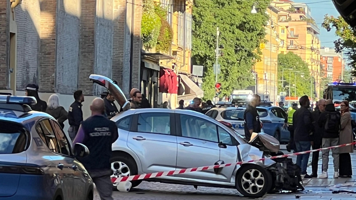 Milano, 21enne fermato per terrorismo: sui social inneggiava alla strage di Modena. L'accusa: «Pronto ad agire»