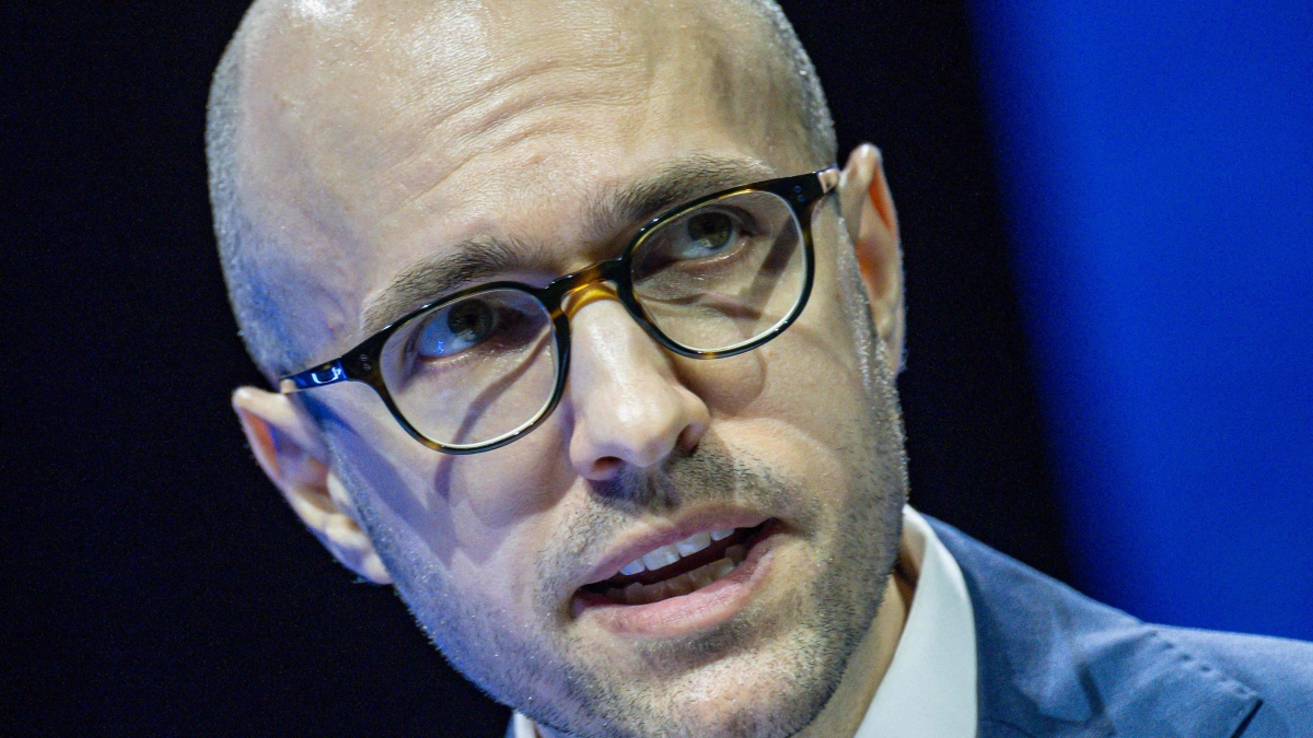 Il presidente del New York Times contro le piattaforme AI: «Stanno rubando in modo sfacciato la proprietà intellettuale dei media»