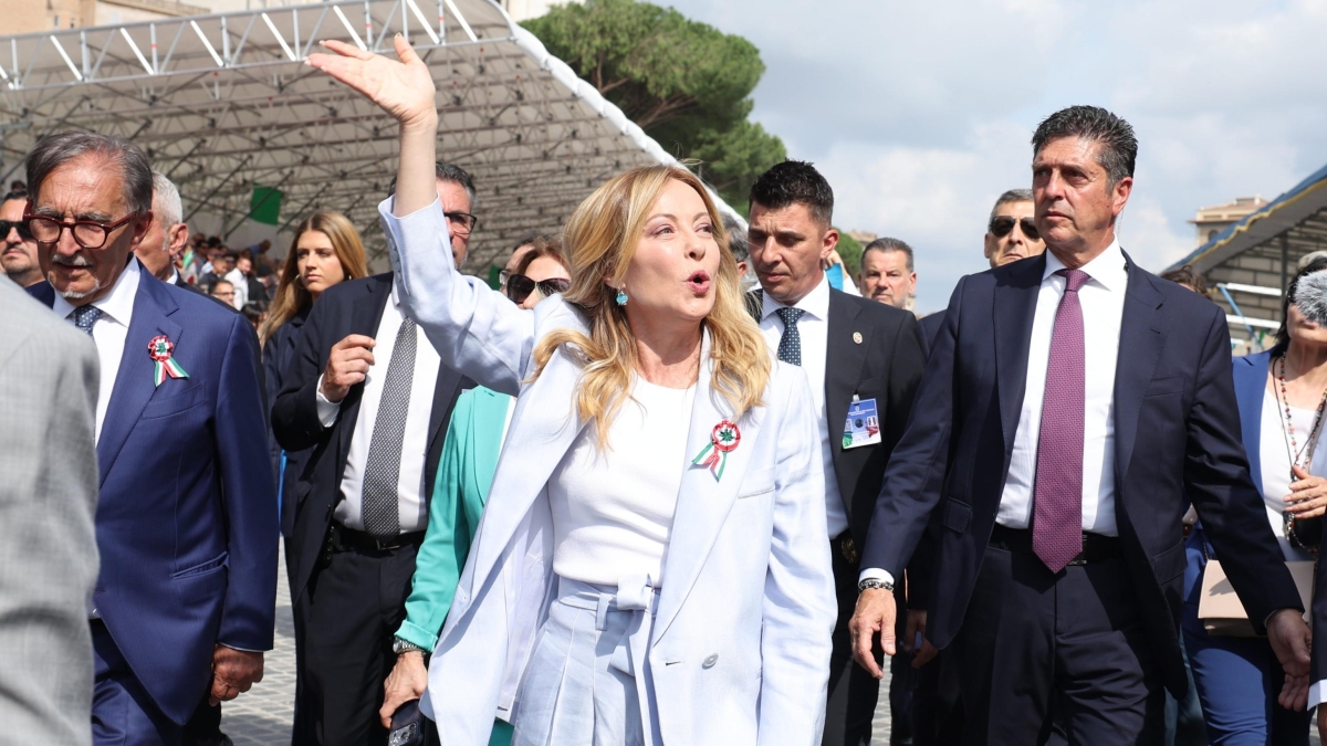 Ilaria Salis: «Abolire la parata del 2 Giugno». Ira di Meloni: «Parole vergognose e indegne»