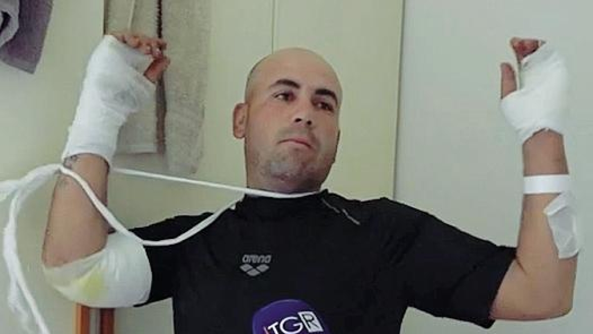 Braccianti bruciati vivi, l’unico sopravvissuto: «Io, uscito dal bagagliaio. Sono mafiosi pachistani, non volevano pagarci»