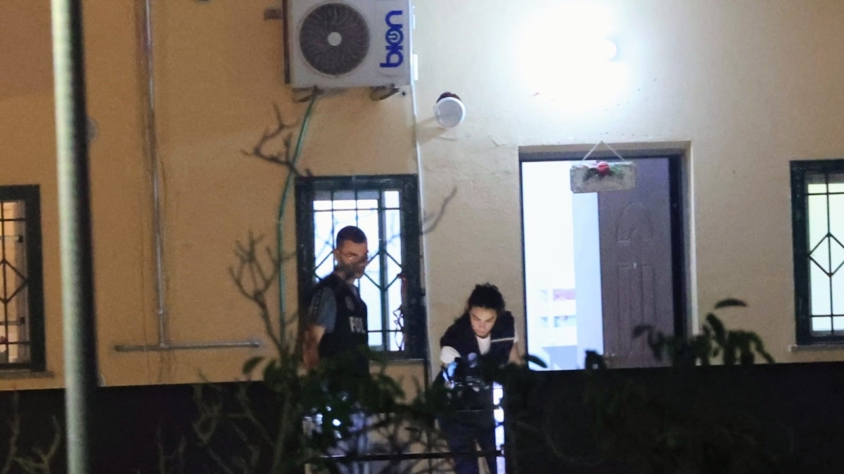 Roma Casal del Marmo, lite per i rifiuti finisce nel sangue: ucciso un 54enne. La polizia arresta un vicino di casa di 18 anni