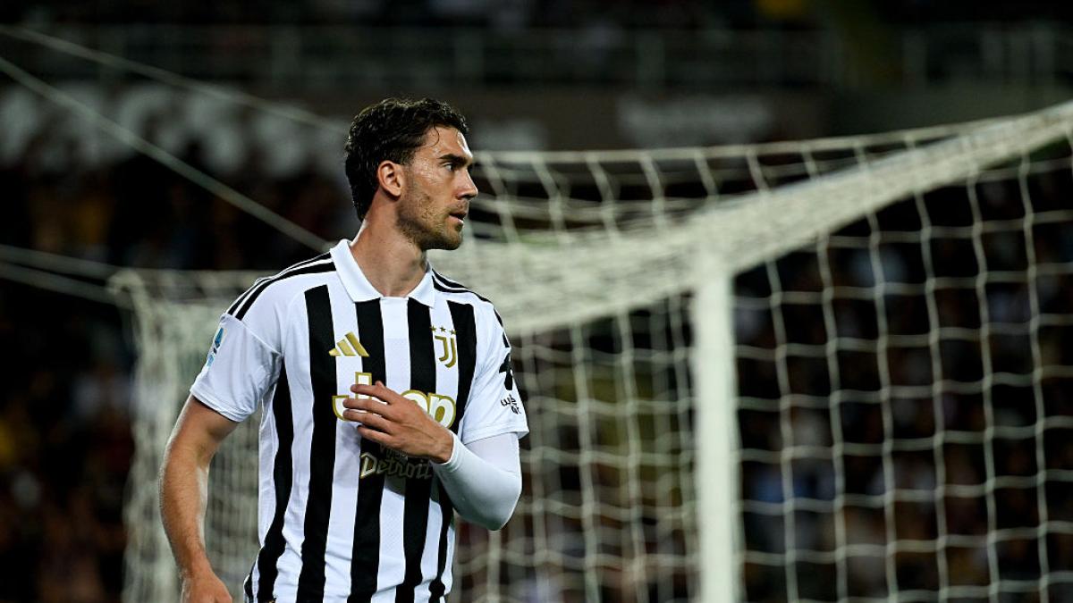 Vlahovic-Juve, firma o addio: oggi si decide il futuro del serbo