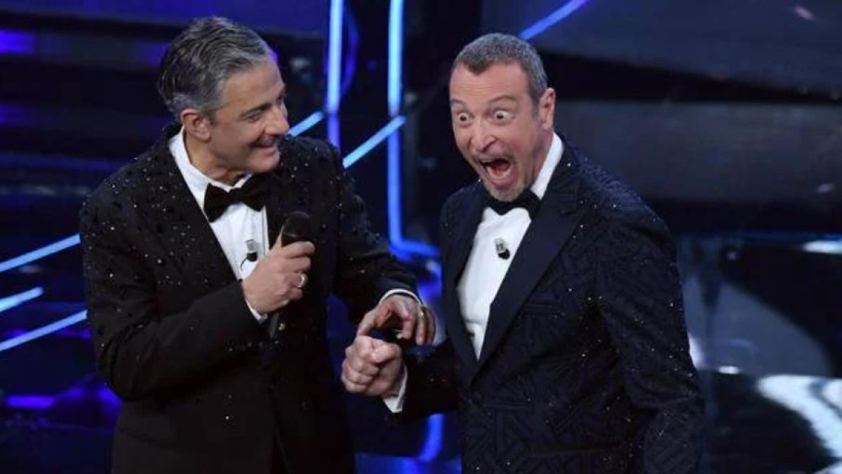 Amadeus da Fiorello: «Anche se la Rai ha muri enormi, io voglio superarli. Sanremo? Non si rifiuta mai»