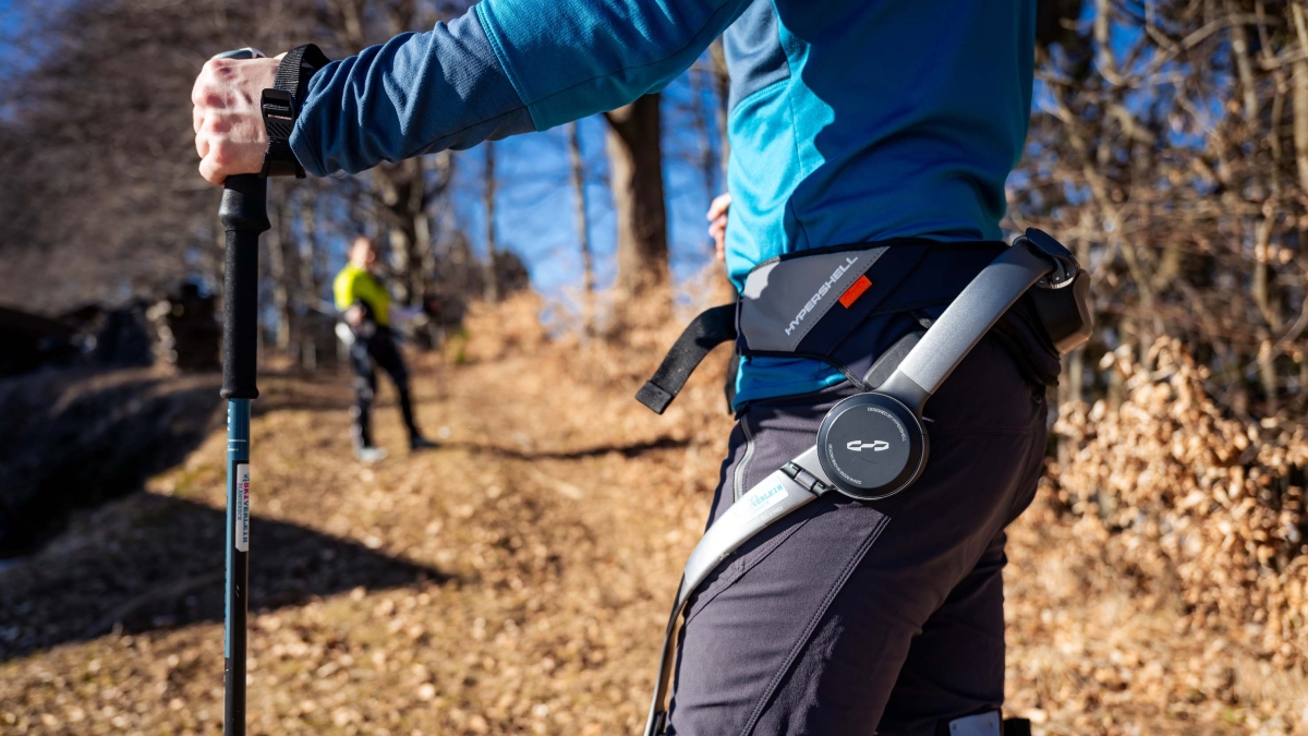 e-hiking, perché gli esoscheletri sono il futuro del turismo in quota (e dello sci)