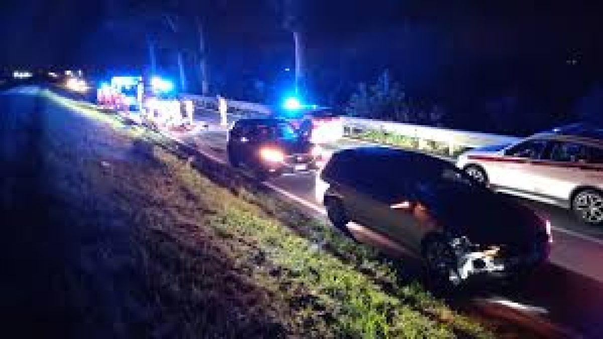 Reggio Emilia, auto investe due ragazzi in bici: morto un 19enne e trasportato in ospedale l'amico di 18 anni