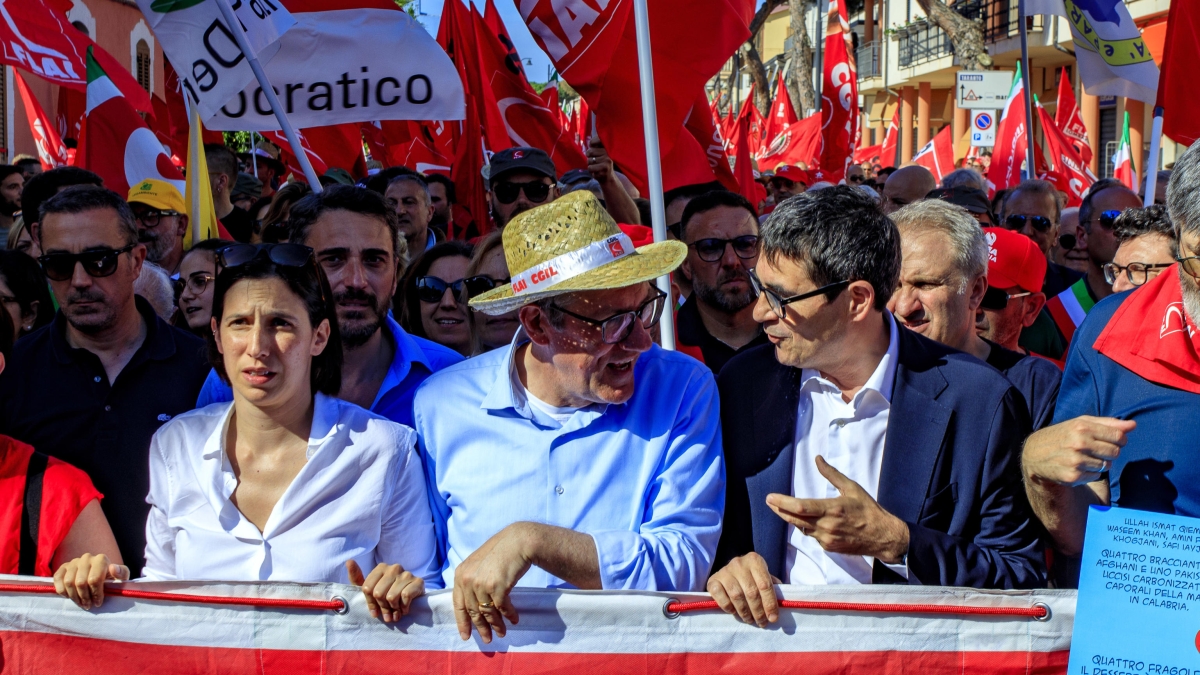 Migranti uccisi ad Amendolara, al corteo della Cgil anche Schlein. Landini: «Cambiare il modo di fare impresa»