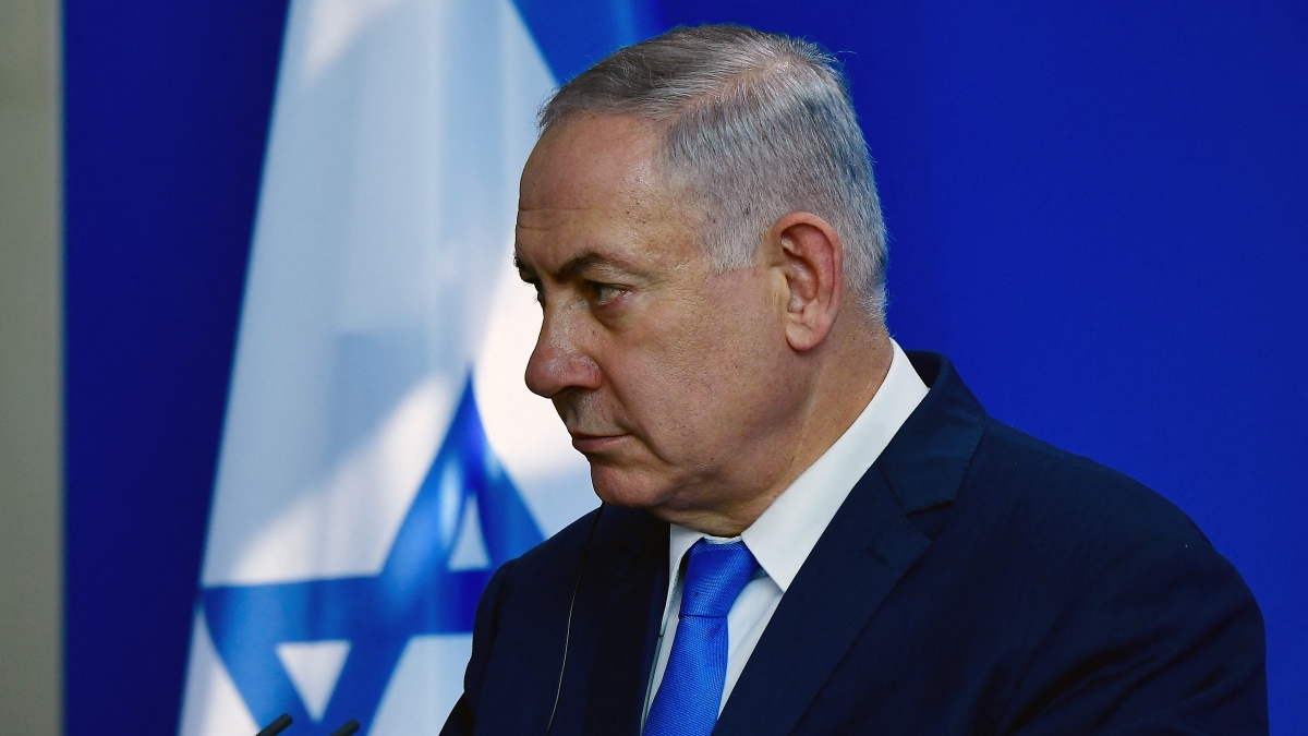 Il dilemma di Netanyahu, «costretto» a disobbedire a Trump per restare «forte»