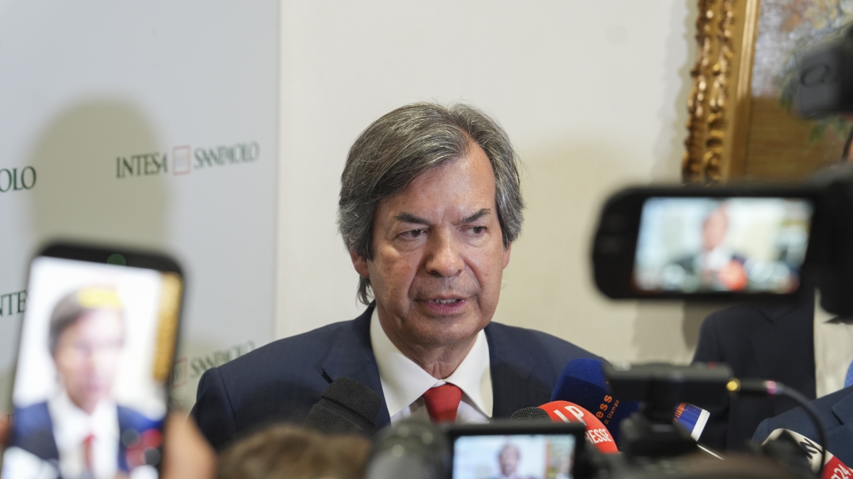 Intesa, Opas da 30,6 miliardi su Mps. Messina: «Stabilità per il sistema. Quella di Banco Bpm è una lettera d’amore, la nostra un’offerta»
