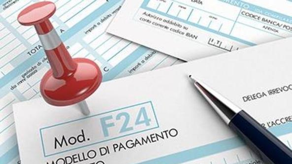 L’F24 diventa automatico e l’Agenzia delle Entrate può prelevare i soldi dal conto corrente: cosa prevede il decreto Semplificazioni