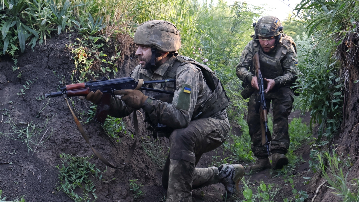 Guerra Ucraina-Russia, le notizie in diretta | Kiev: alta probabilità di un attacco russo con Oreshnik nelle prossime 24 ore. Mosca: «Da Francia, Germania e Gran Bretagna condizioni inaccettabili per la pace»