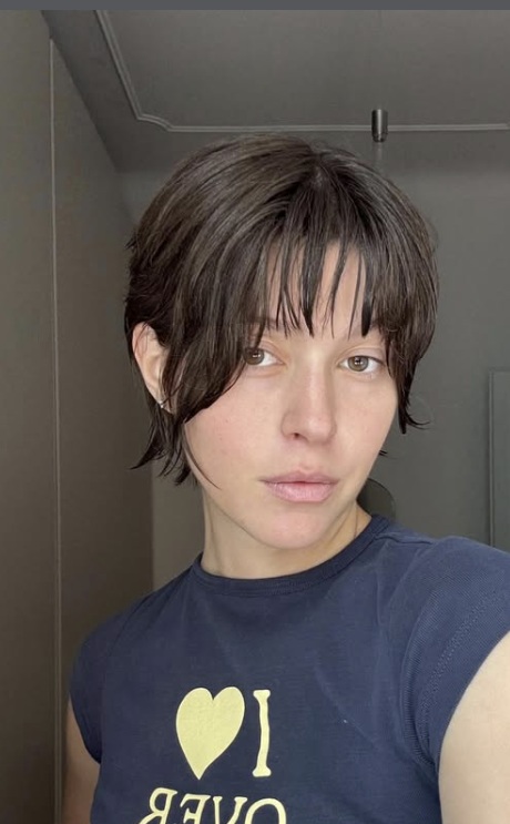 Natalia Paragoni, la chemio, i capelli corti: «Mi abituo a un'altra me»