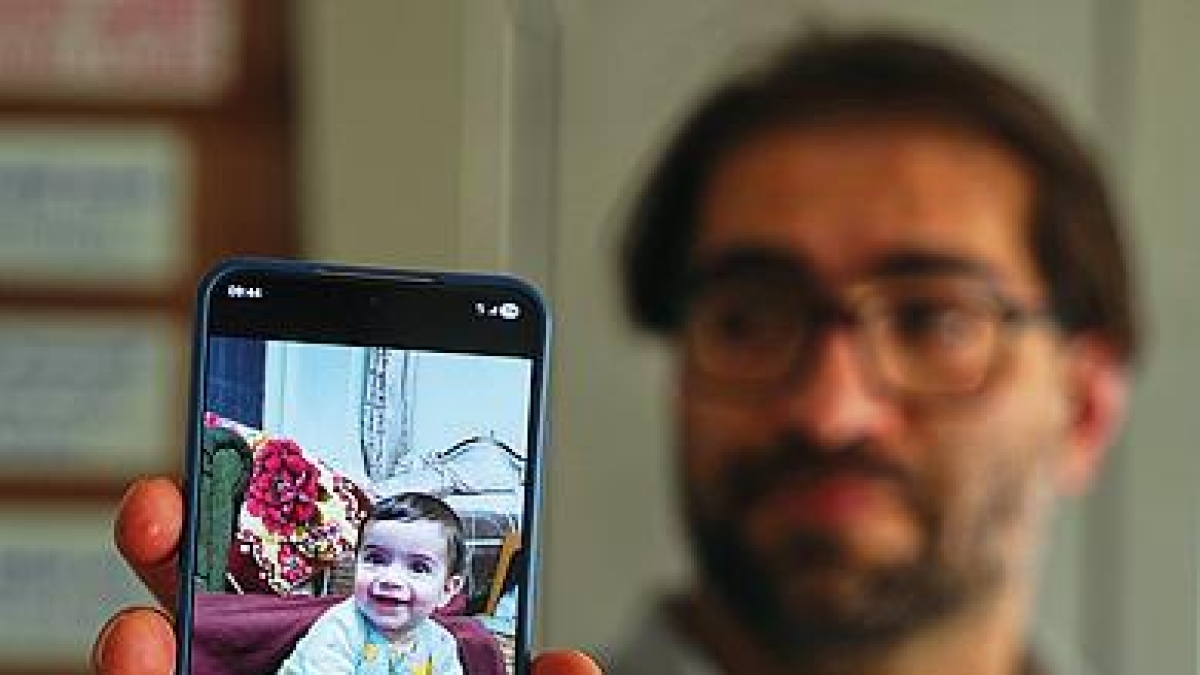 Il padre del neonato e gli spari dell'Idf «Mio figlio di 7 mesi ucciso in macchina Io mi ero fermato»