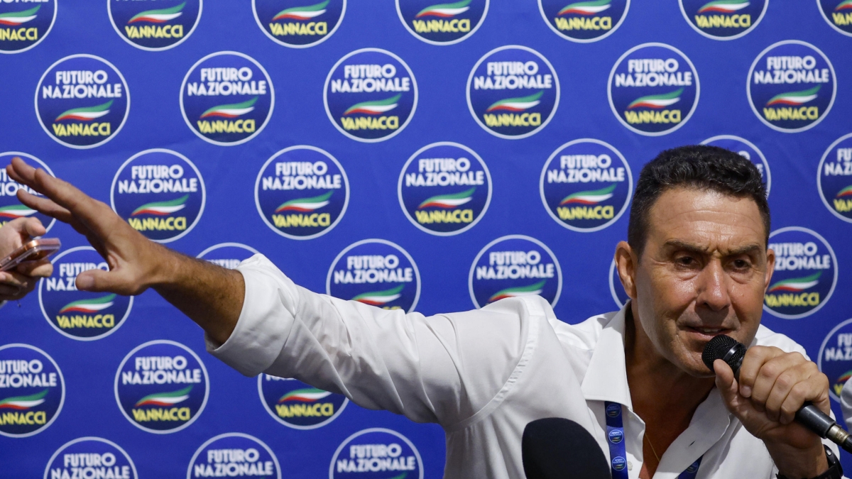Vannacci, Assemblea Costituente di Futuro Nazionale: la seconda giornata in diretta |«Femminicidio non esiste, reato specifico non serve»