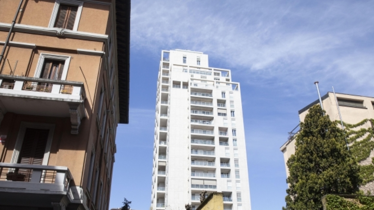 Milano, al processo per la Torre di via Stresa tutti assolti, la giudice: «Costruttori in buona fede nel seguire le prassi del Comune e le sentenze dell'epoca»