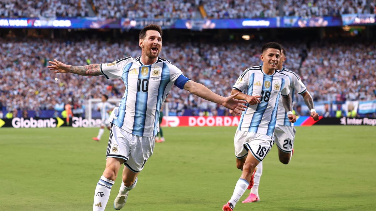 Argentina-Algeria: Messi riscrive la storia con una tripletta e raggiunge Klose