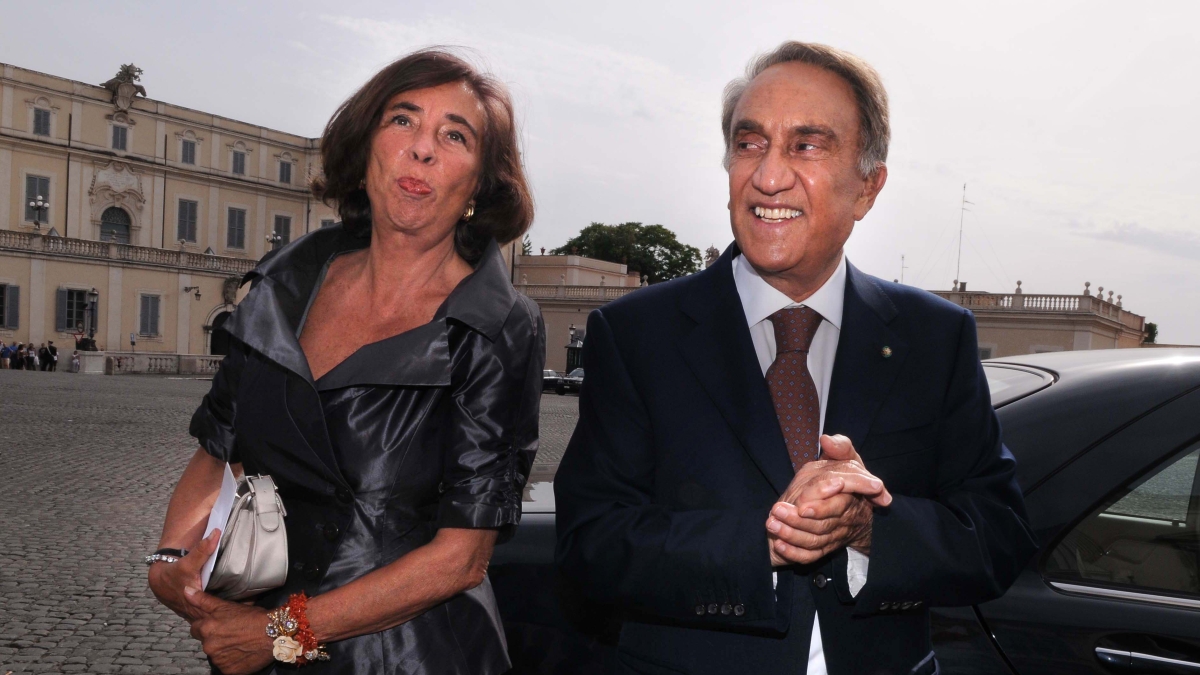 Lite per l'eredità di Emilio Fede e Diana De Feo: le figlie Simona e Sveva si contendono gioielli, conti e immobili, da Villa Lucia a Napoli alla casa ad Anacapri