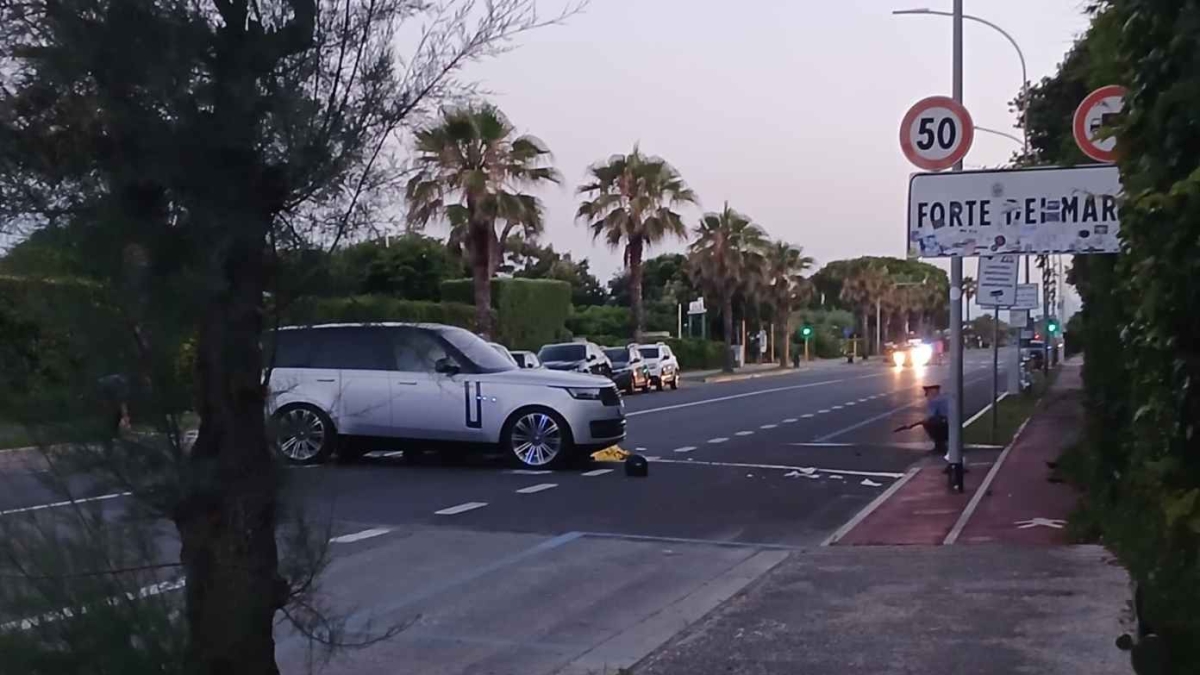 Scontro scooter-Suv in Versilia: muore a 17 anni Gabriele Martini, grave un 18enne. Il pirata fugge senza chiamare i soccorsi